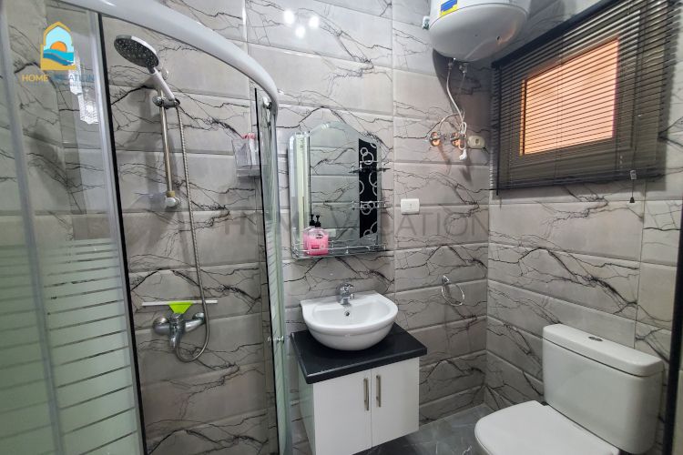 two bedroom furnished apratment makadi phase 1 red sea bathroom (2)_0cdd4_lg
